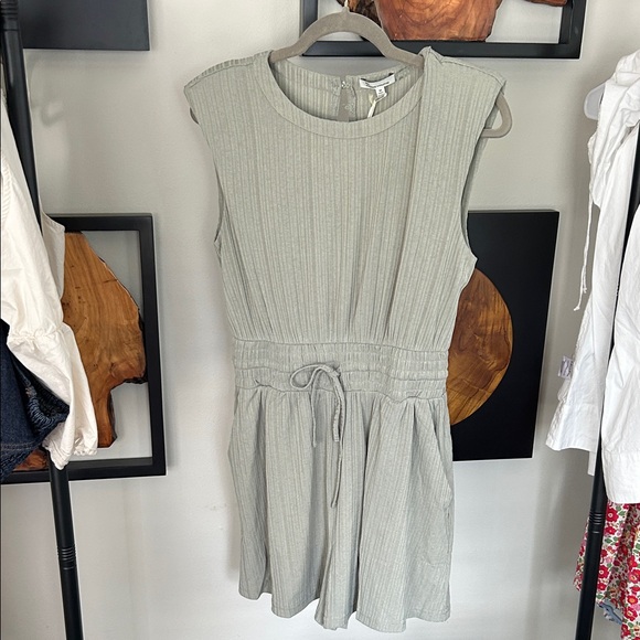 the clothing company Other - The Clothing Company Light Green Sleeveless Romper
